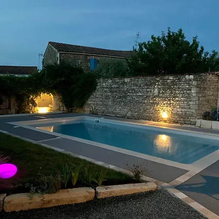 La Maison Du Gue, Un 4 Etoiles Entre La Rochelle Et Le Marais Poitevin Le Gué-de-Velluire